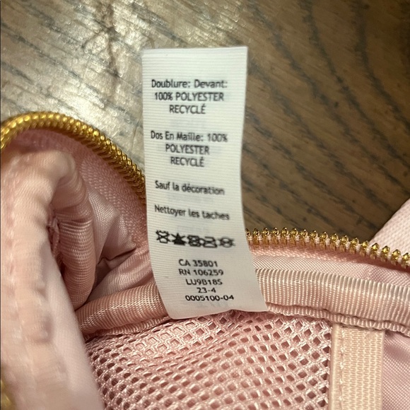 Lululemon Everywhere Fleece Belt Bag in Pink Mist with gold hardware, NWT - Picture 15 of 16